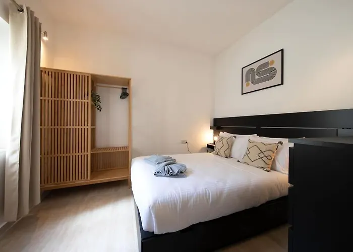 Traditional 2 Bedroom House With Yard Ssch1-1