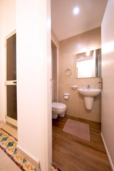 Holiday home Traditional 2 Bedroom House With Yard Ssch1-1