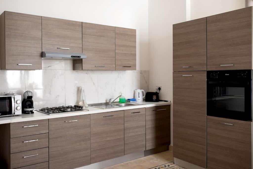 Traditional 2 Bedroom House With Yard Ssch1-1 * Saint Julian's