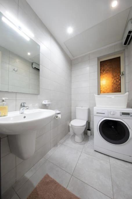 Traditional 2 Bedroom House With Yard Ssch1-1 Holiday home *