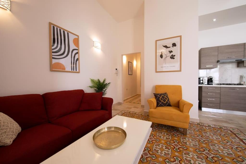 Holiday home Traditional 2 Bedroom House With Yard Ssch1-1